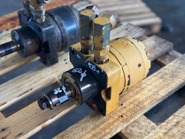 White SILNIK HYDRAULICZNY/HYDRAULIC ENGINE Hidraulika