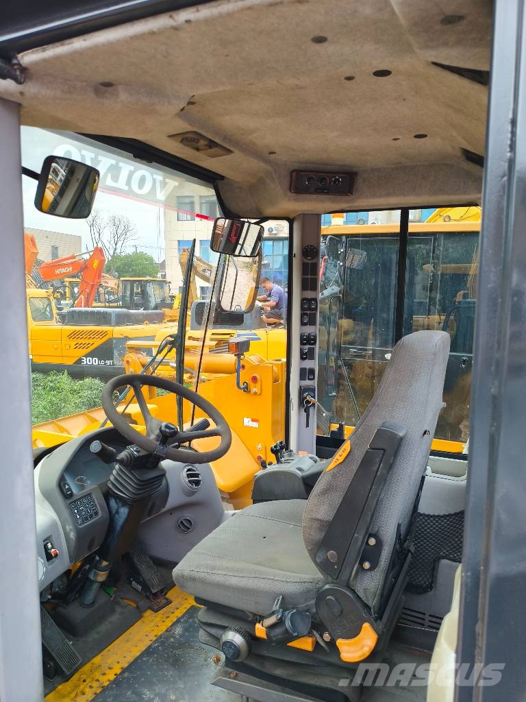 Volvo L 120 Iekrāvēji uz riteņiem