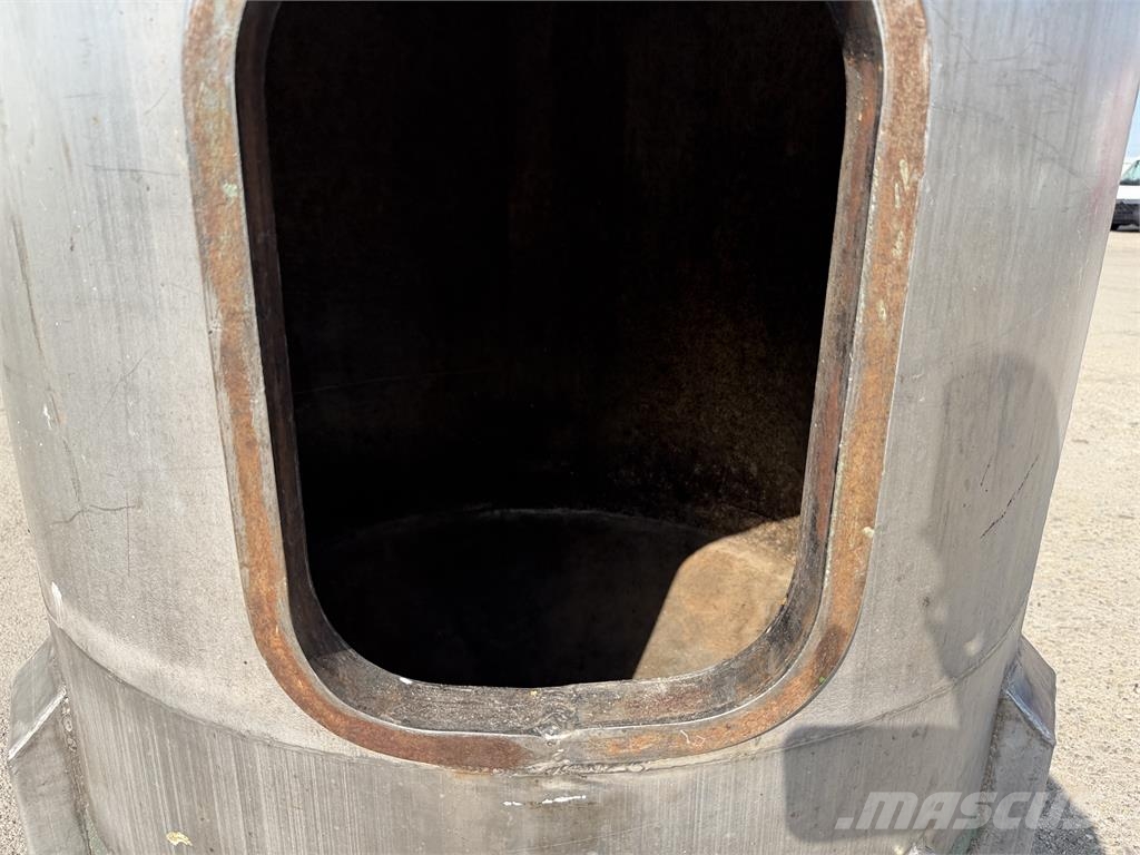 Terberg NEREZOVÁ POTRAVINÁRSKA NÁDRŽ 1650 l / TANK NA VÍNO Tanke/Beholdere