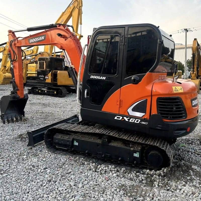 Doosan DX 60-9 C 소형 굴삭기 7톤 미만