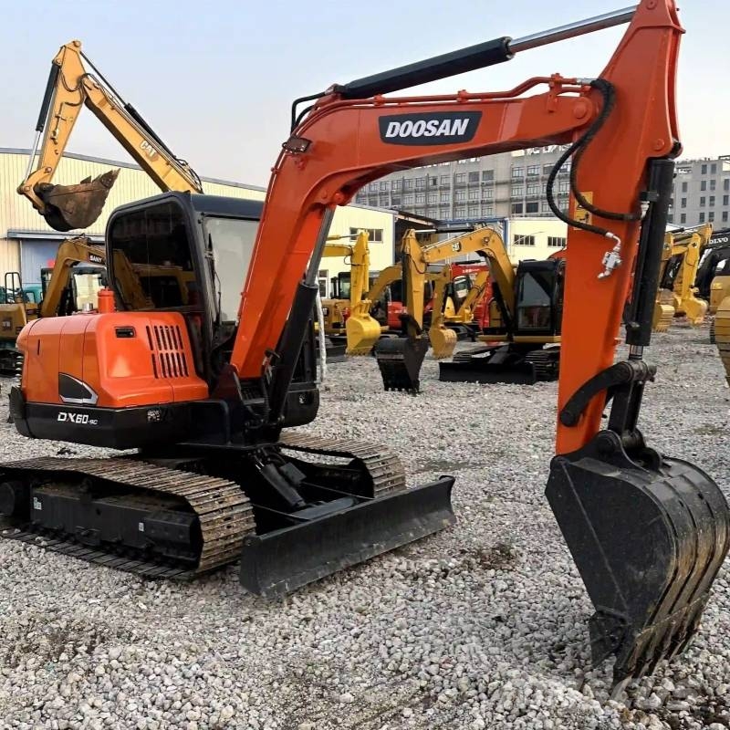 Doosan DX 60-9 C 소형 굴삭기 7톤 미만