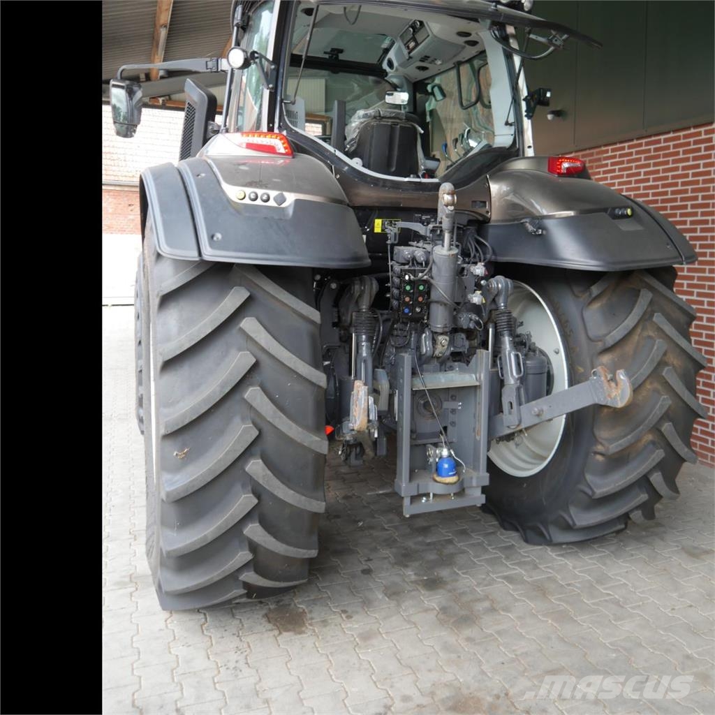 Valtra T175 Active FZW Tractors