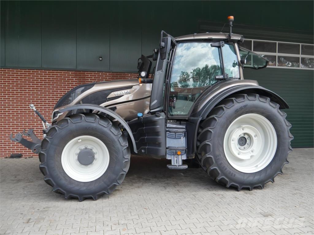 Valtra T175 Active FZW Tractors