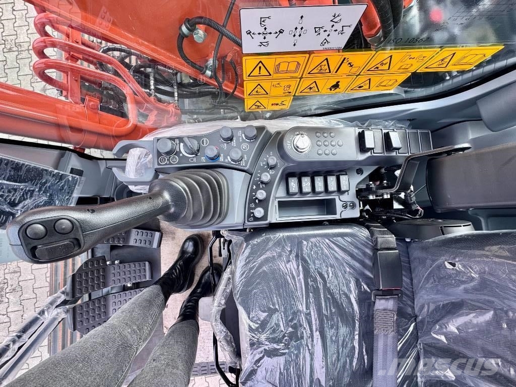 Hitachi ZX160LC-7 حفارات زحافة