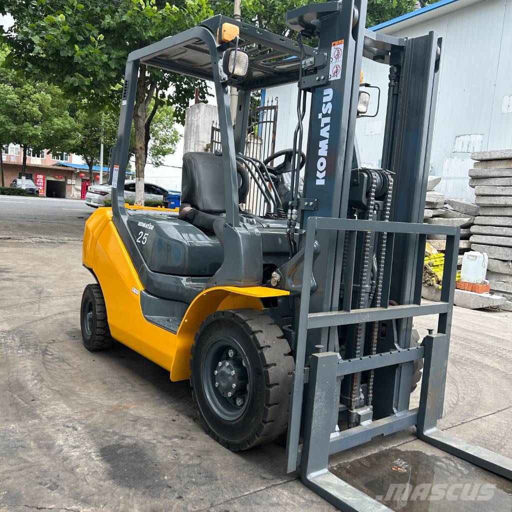 Komatsu FD 25 Dieseltrukit