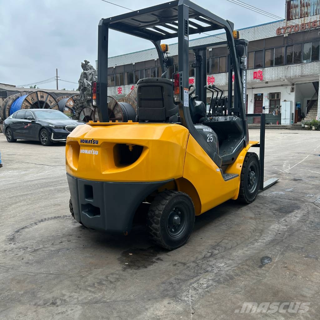 Komatsu FD 25 Dieseltrukit