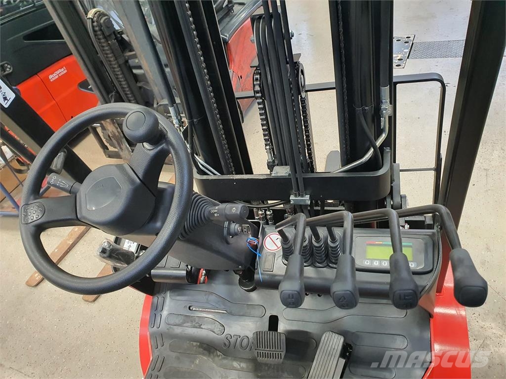 EP Equipment EFL181 Akumulátorové vozíky