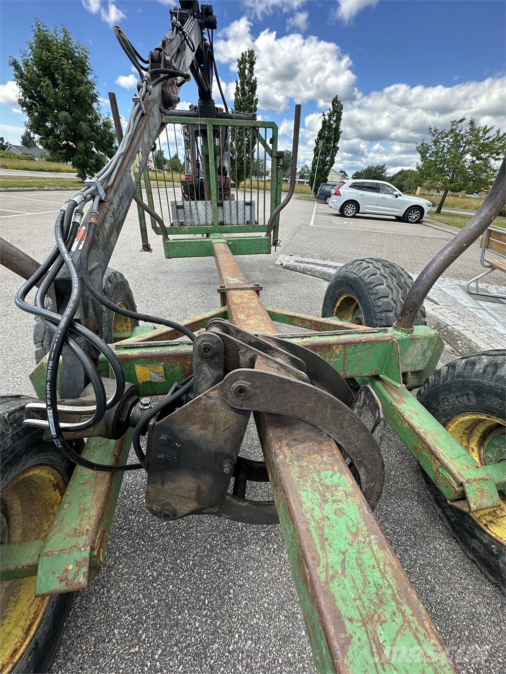 Bredöl 40-30 Metsäperävaunut