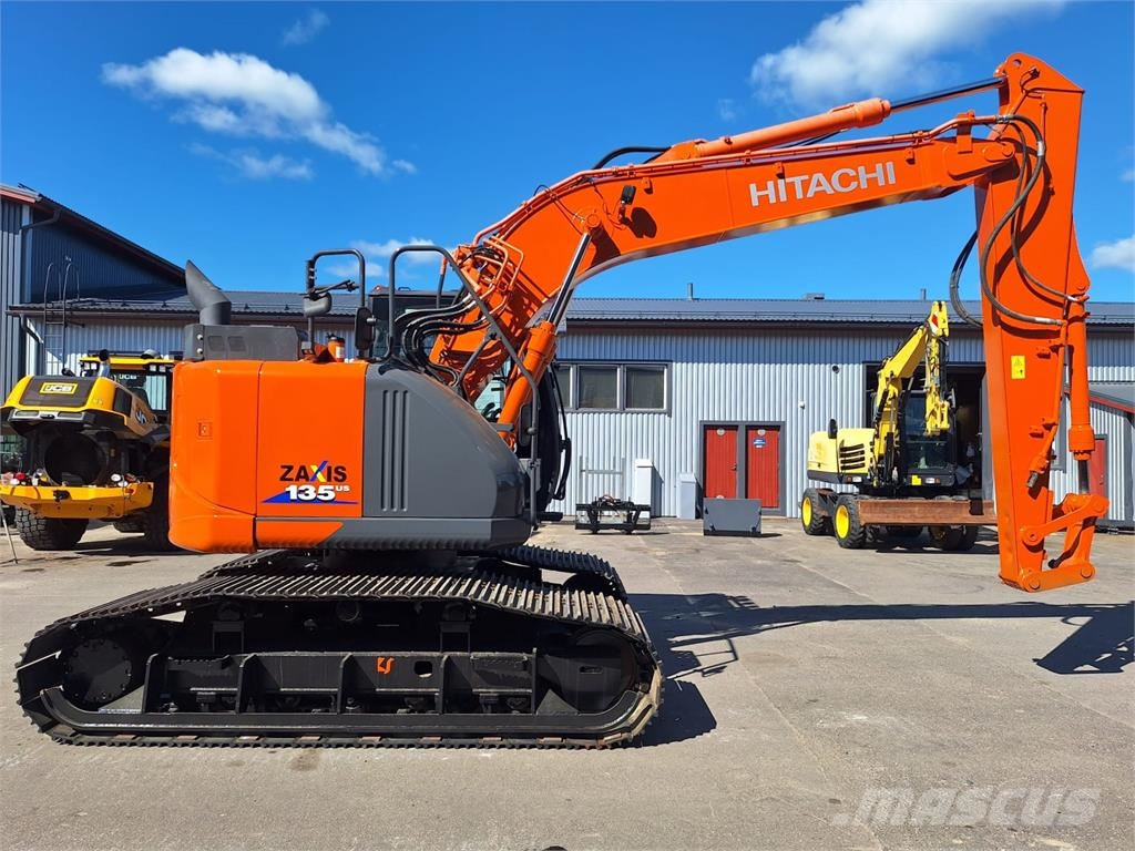 Hitachi ZX135US-6  -SUOALUSTA- 履带挖掘机