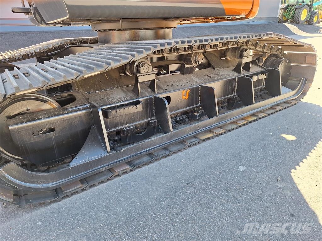 Hitachi ZX135US-6  -SUOALUSTA- 履带挖掘机