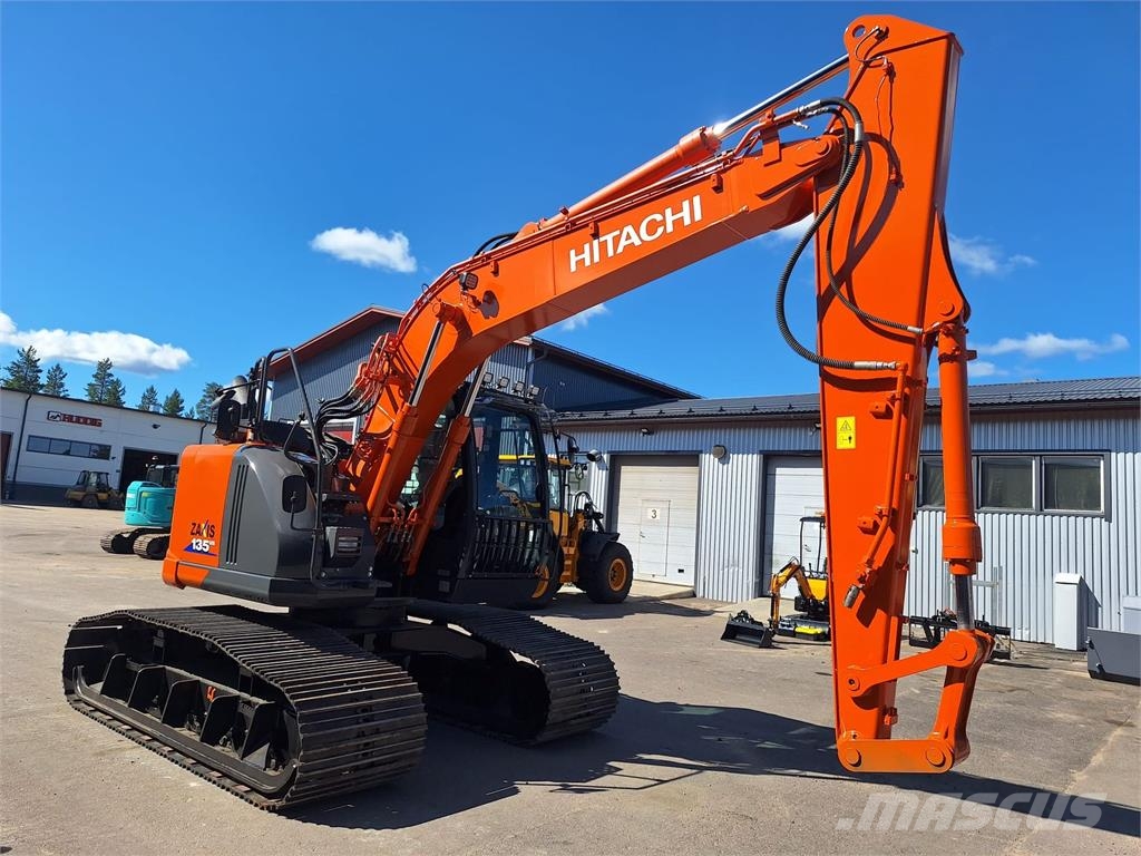 Hitachi ZX135US-6  -SUOALUSTA- 履带挖掘机