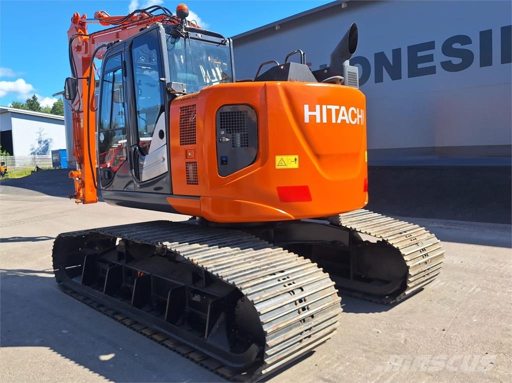 Hitachi ZX135US-6  -SUOALUSTA- 履带挖掘机