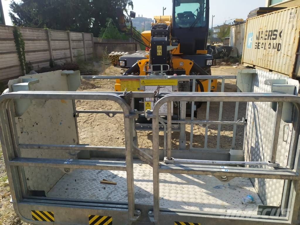 JCB 555-210 R مناولات متداخلة