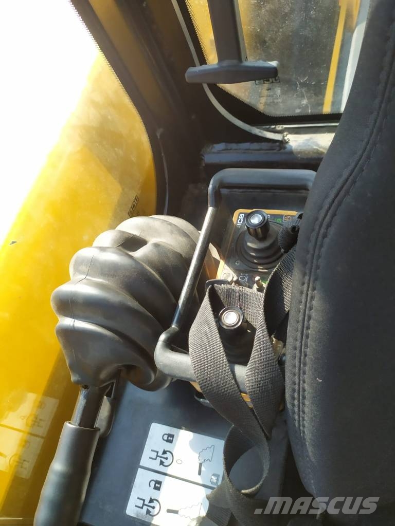JCB 555-210 R مناولات متداخلة