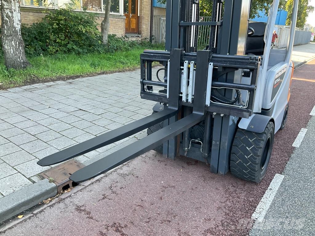 Still RX 60-40/600 4000KG 6.00METER HEFTRUCK Elektriskie autoiekrāvēji