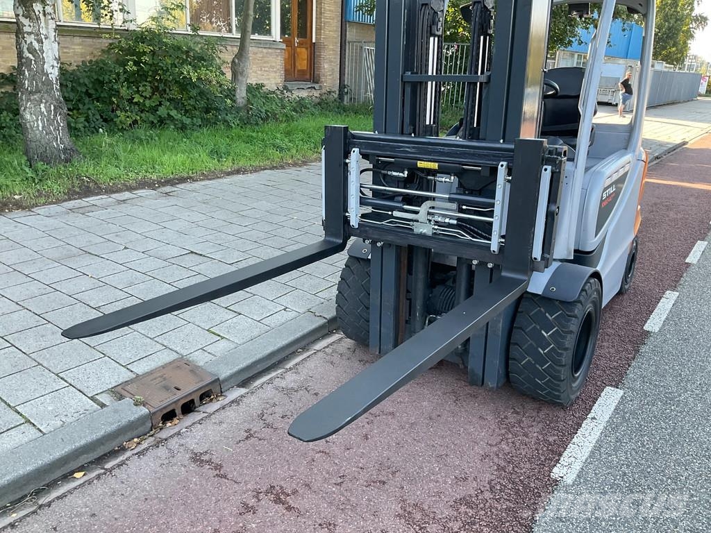 Still RX 60-40/600 4000KG 6.00METER HEFTRUCK Elektriskie autoiekrāvēji
