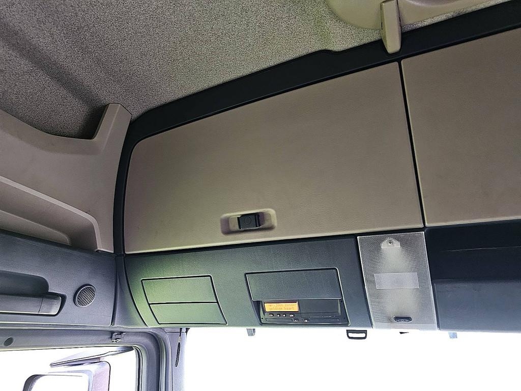 MAN 26.460 TGX 6x2/2 BLS Sleeping Cabin Airco Spring A Sattelzugmaschinen
