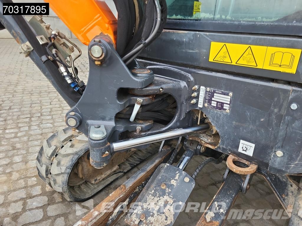 Doosan DX27 Z 3 Buckets Miniexcavadoras