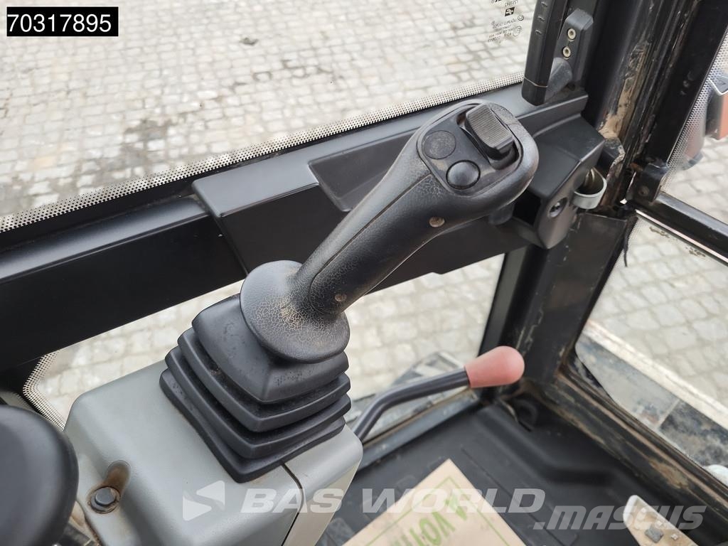 Doosan DX27 Z 3 Buckets Miniexcavadoras