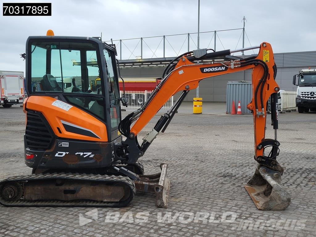 Doosan DX27 Z 3 Buckets Miniexcavadoras