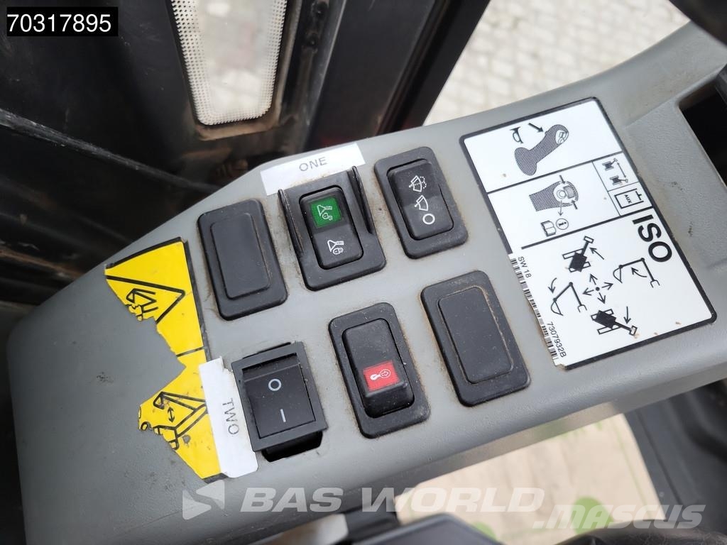 Doosan DX27 Z 3 Buckets Miniexcavadoras