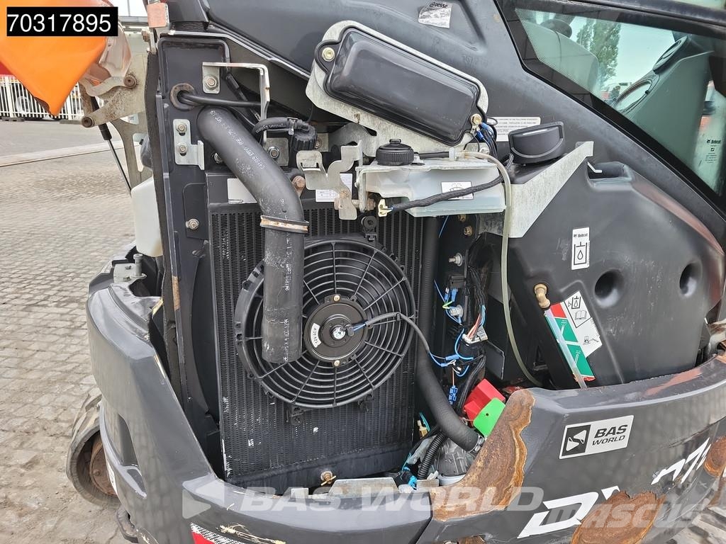 Doosan DX27 Z 3 Buckets Miniexcavadoras