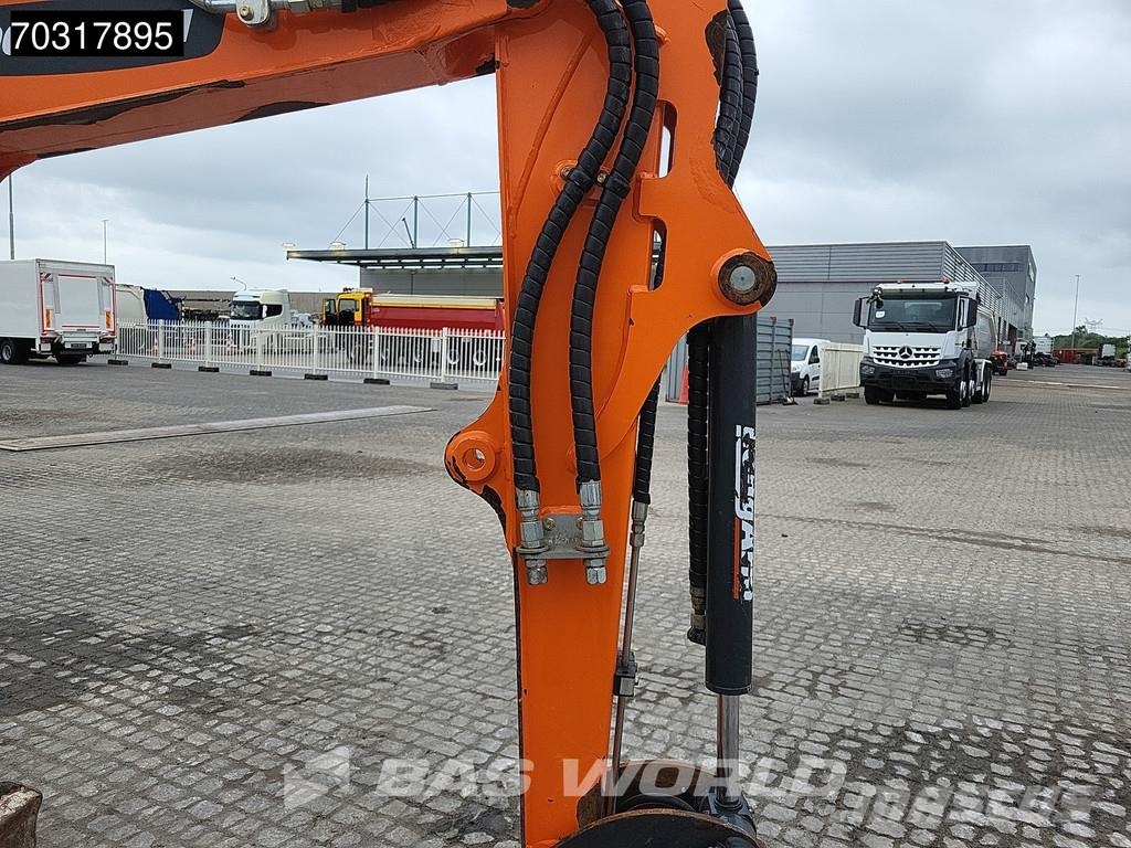 Doosan DX27 Z 3 Buckets Miniexcavadoras
