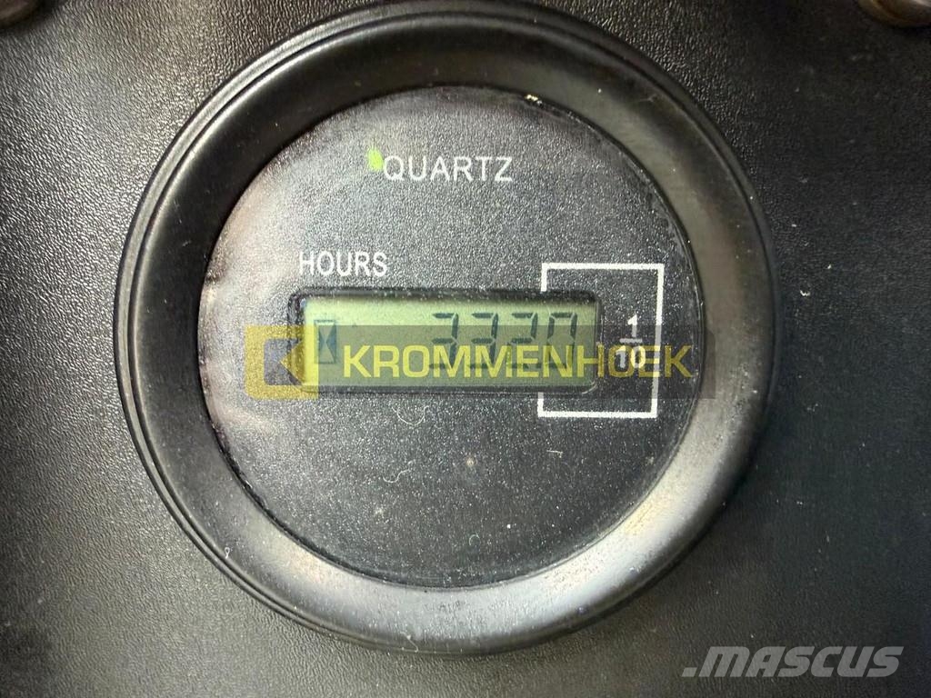 JCB S 2646 E Škarjaste dvižne ploščadi