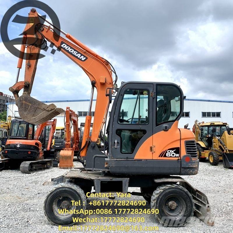 Doosan DX60W ホイール式油圧ショベル(パワーショベル・ユンボ・バックホー)