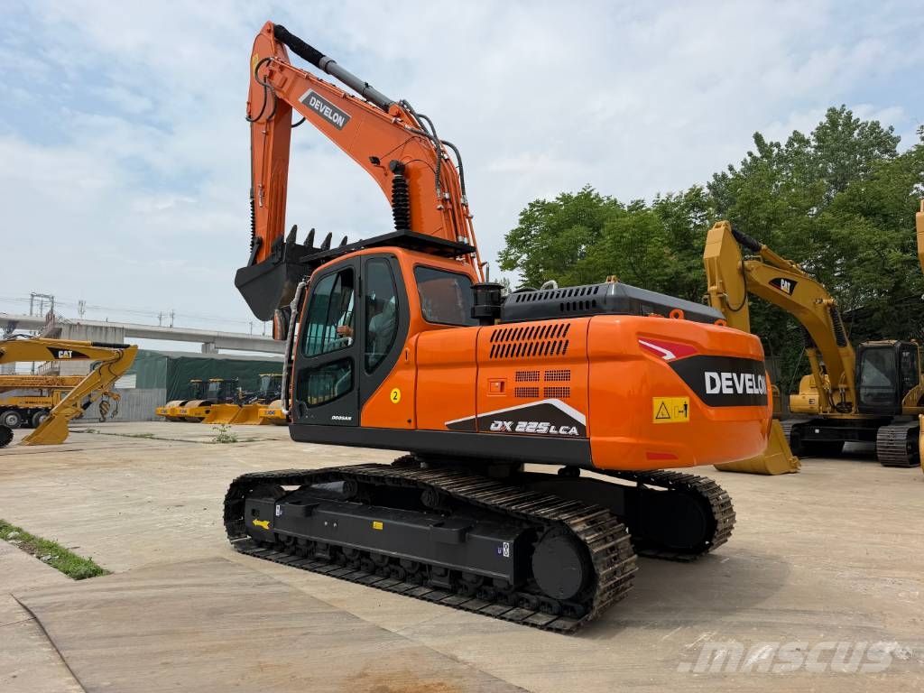 Develon DX225 Raupenbagger