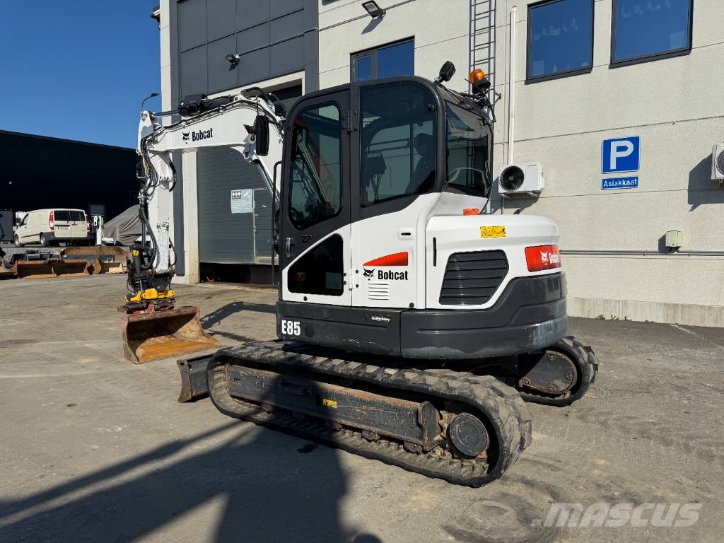 Bobcat E85 PYÖRITTÄJÄLLÄ Mini excavators  7t - 12t