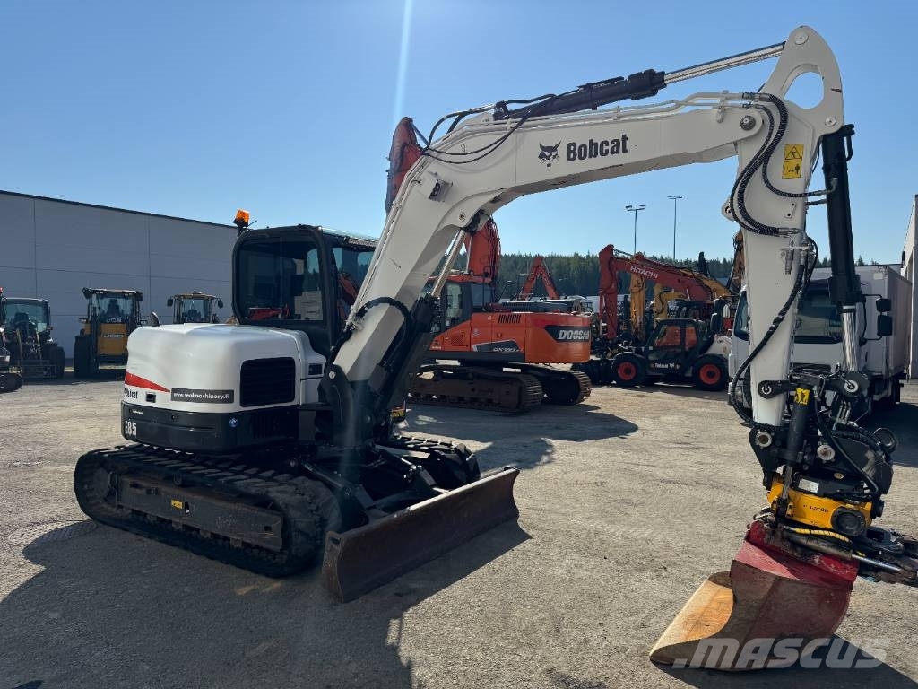 Bobcat E85 PYÖRITTÄJÄLLÄ Mini excavators  7t - 12t