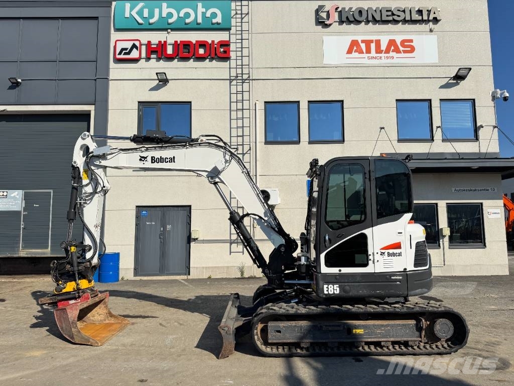 Bobcat E85 PYÖRITTÄJÄLLÄ Mini excavators  7t - 12t