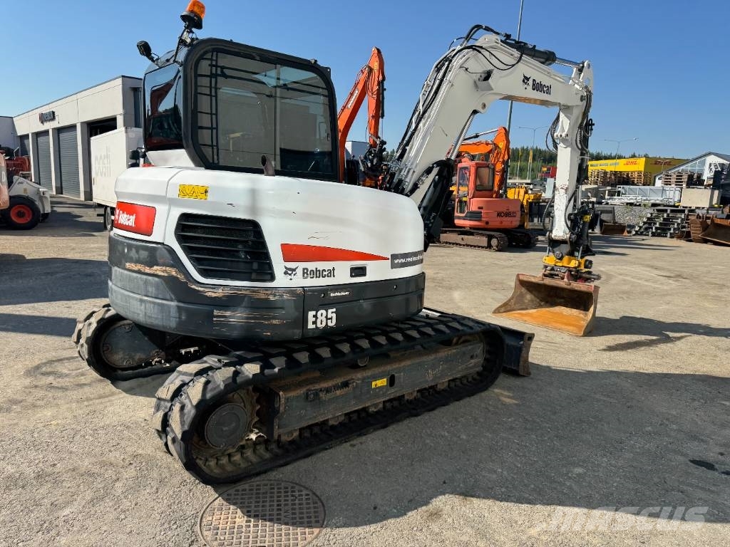 Bobcat E85 PYÖRITTÄJÄLLÄ Mini excavators  7t - 12t