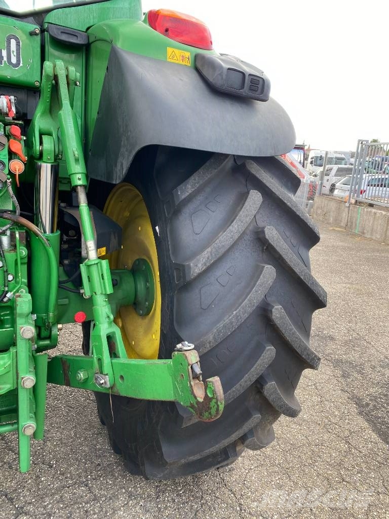 John Deere 7430 Premium Autopower 40km/h endommagé الجرارات