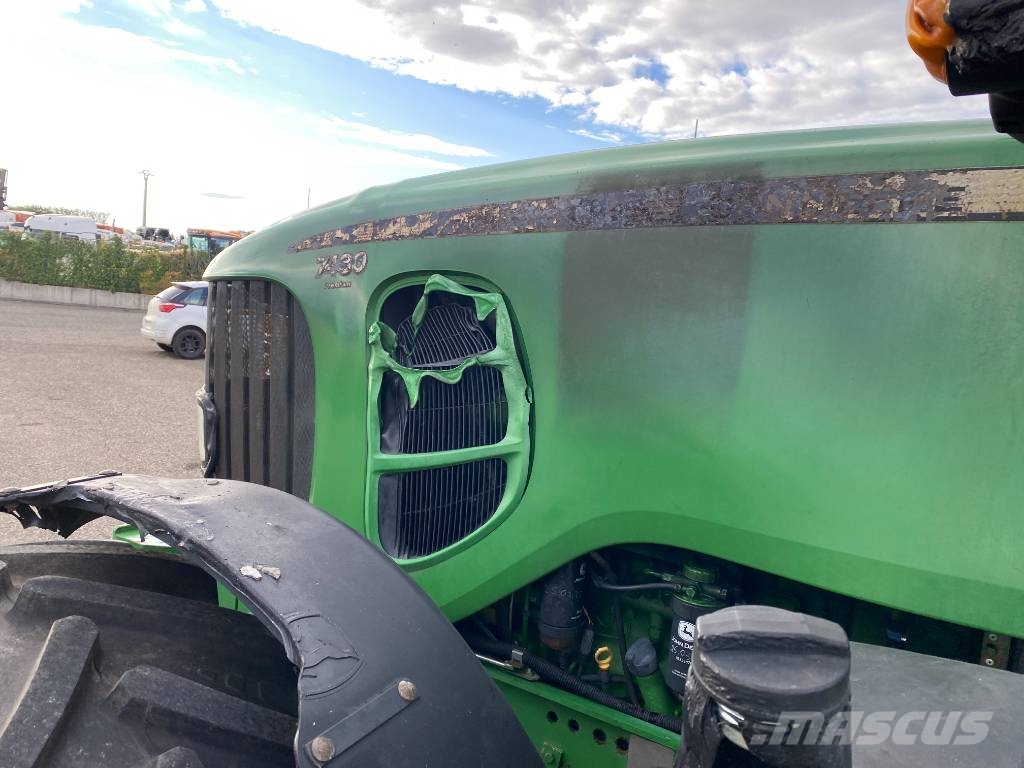 John Deere 7430 Premium Autopower 40km/h endommagé الجرارات