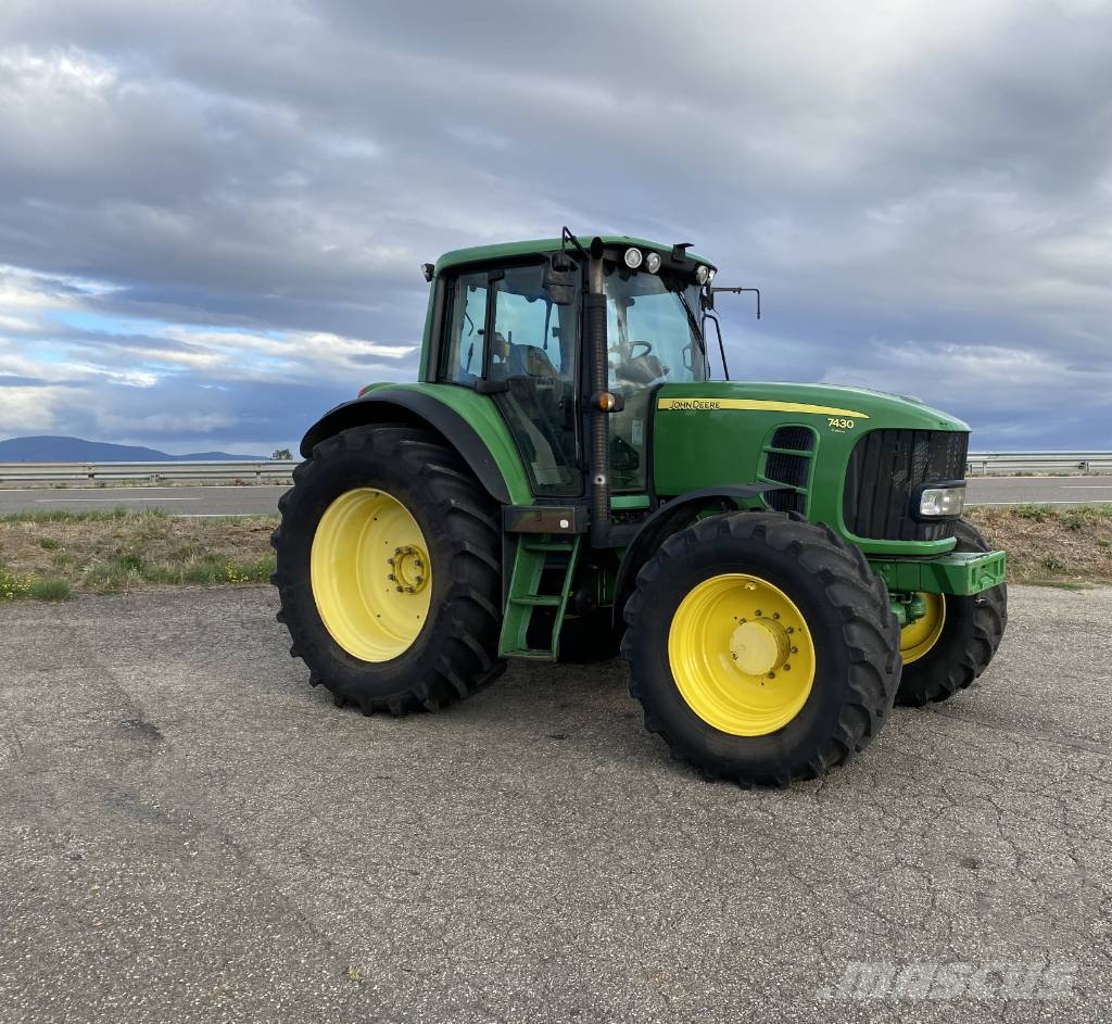 John Deere 7430 Premium Autopower 40km/h endommagé الجرارات
