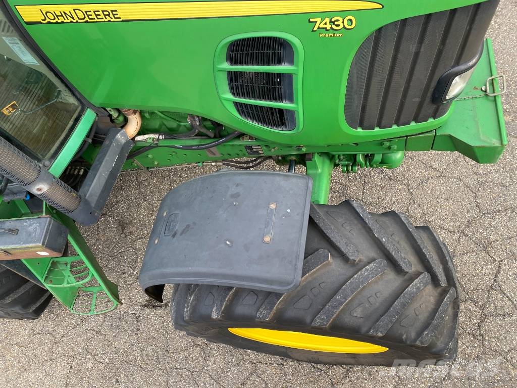 John Deere 7430 Premium Autopower 40km/h endommagé الجرارات