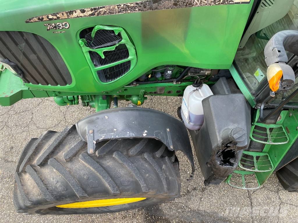 John Deere 7430 Premium Autopower 40km/h endommagé الجرارات