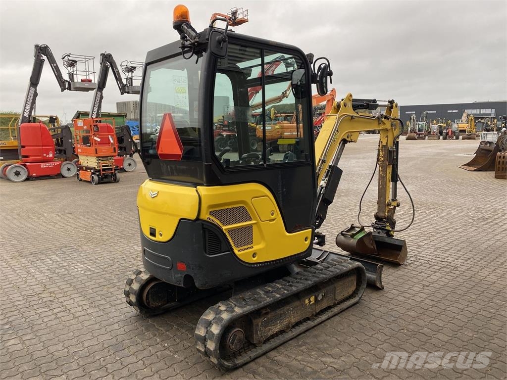 Yanmar SV22 Bageri točkaši