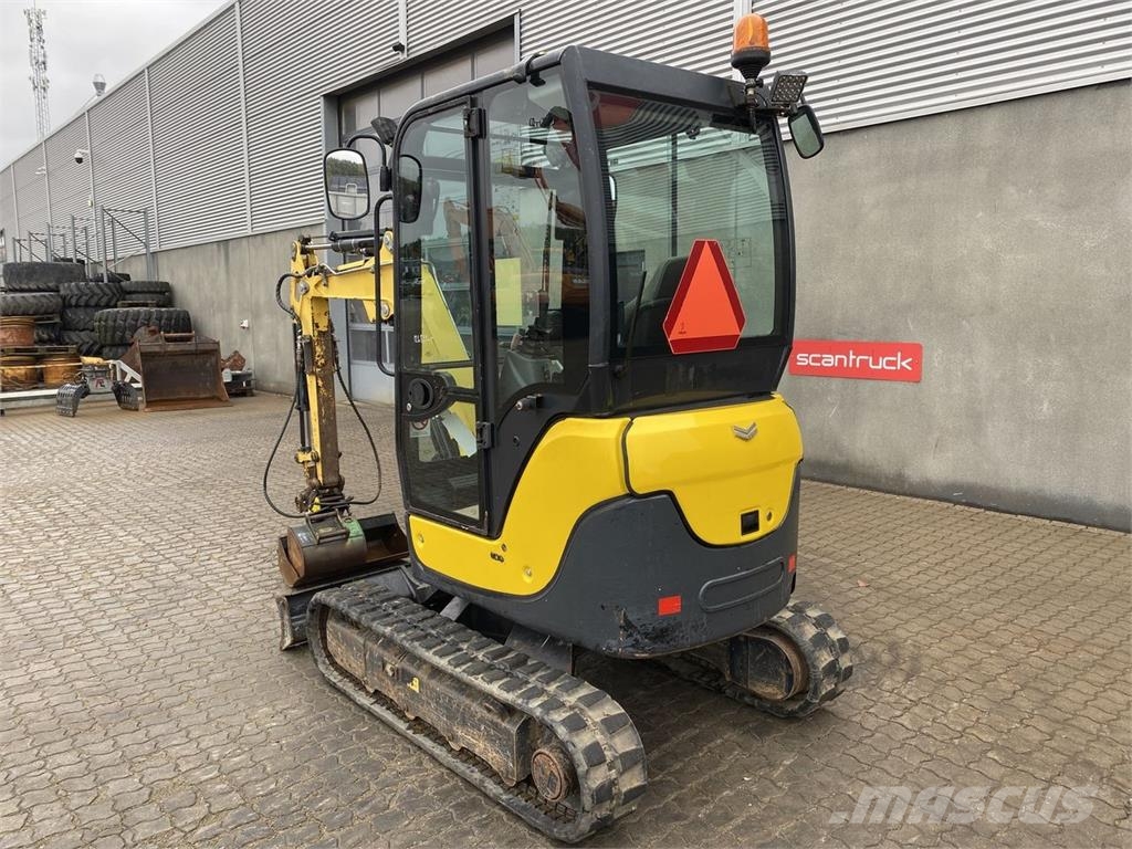 Yanmar SV22 Bageri točkaši