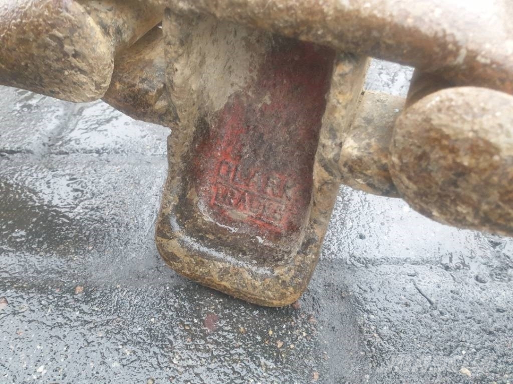 Clark USED TRACKS / GĄSIENICE UŻYWANE 710/45-26,5 Lánctalpak, láncok és futóművek