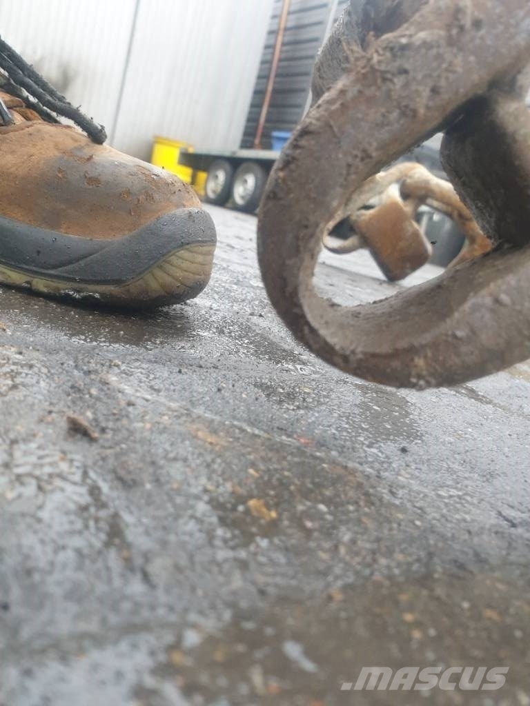 Clark USED TRACKS / GĄSIENICE UŻYWANE 710/45-26,5 Lánctalpak, láncok és futóművek