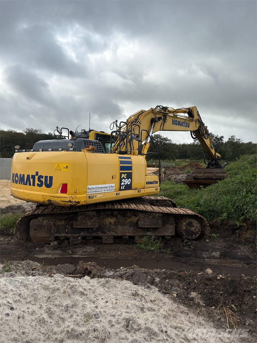 Komatsu PC 290 LC-10 Crawler excavators
