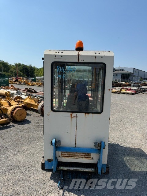 Fuchs RHL 340 USED CAB Kabiny a interiér