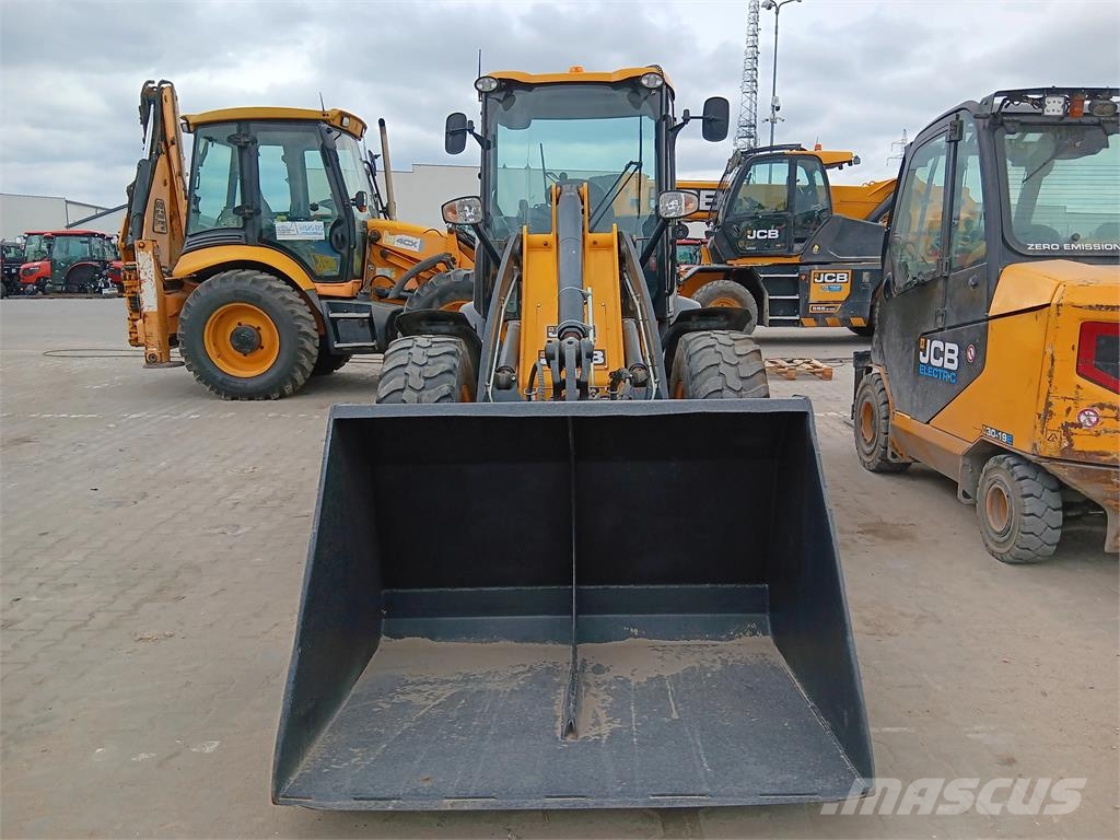 JCB 409 لوادر بعجل