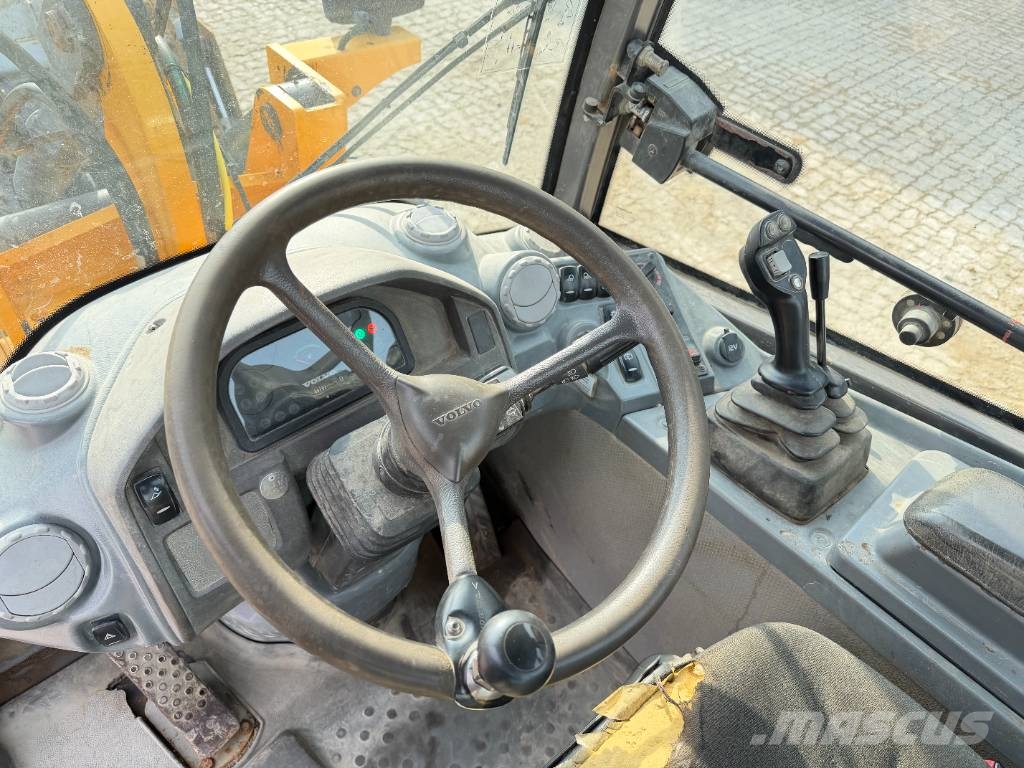 Volvo L 25 F Фронтальные погрузчики
