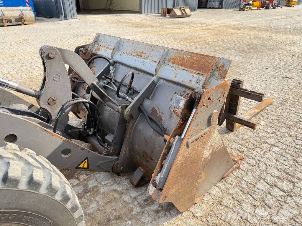 Volvo L 25 F Фронтальные погрузчики