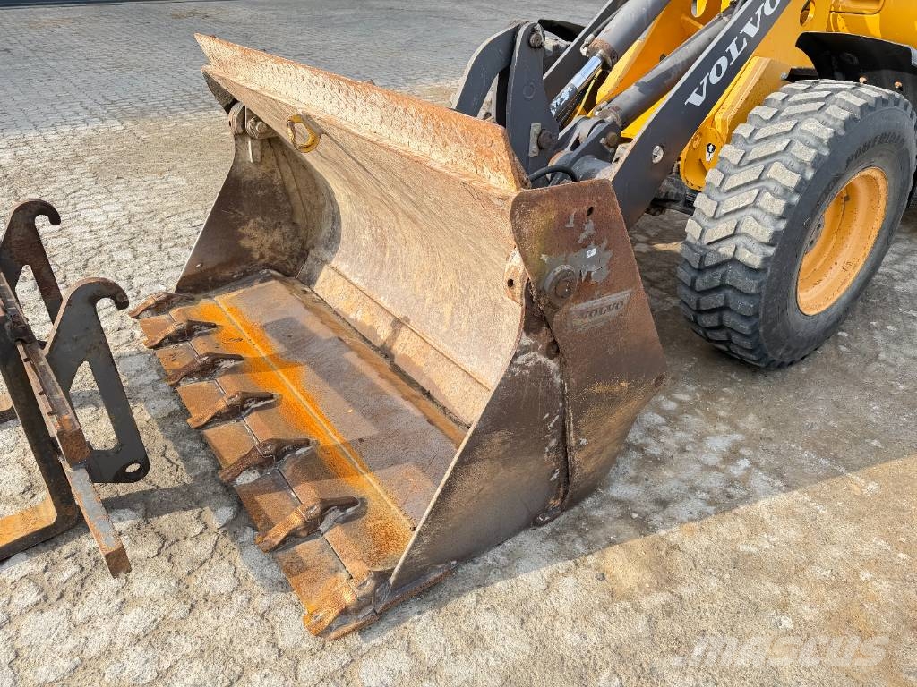 Volvo L 25 F Фронтальные погрузчики