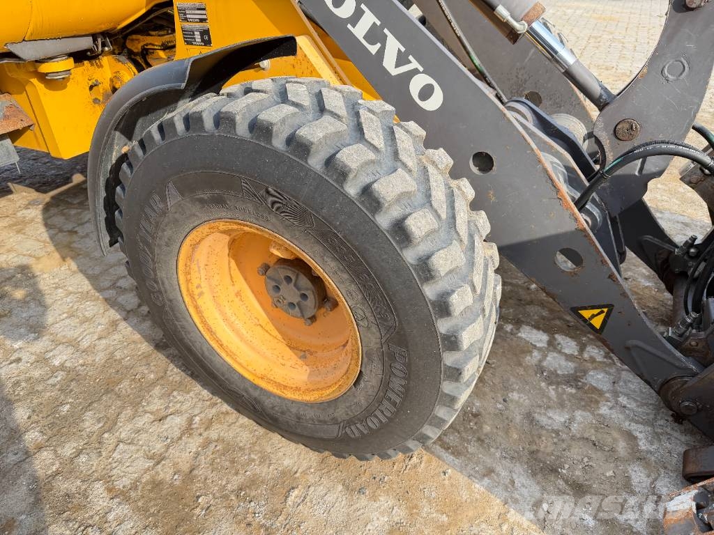 Volvo L 25 F Фронтальные погрузчики